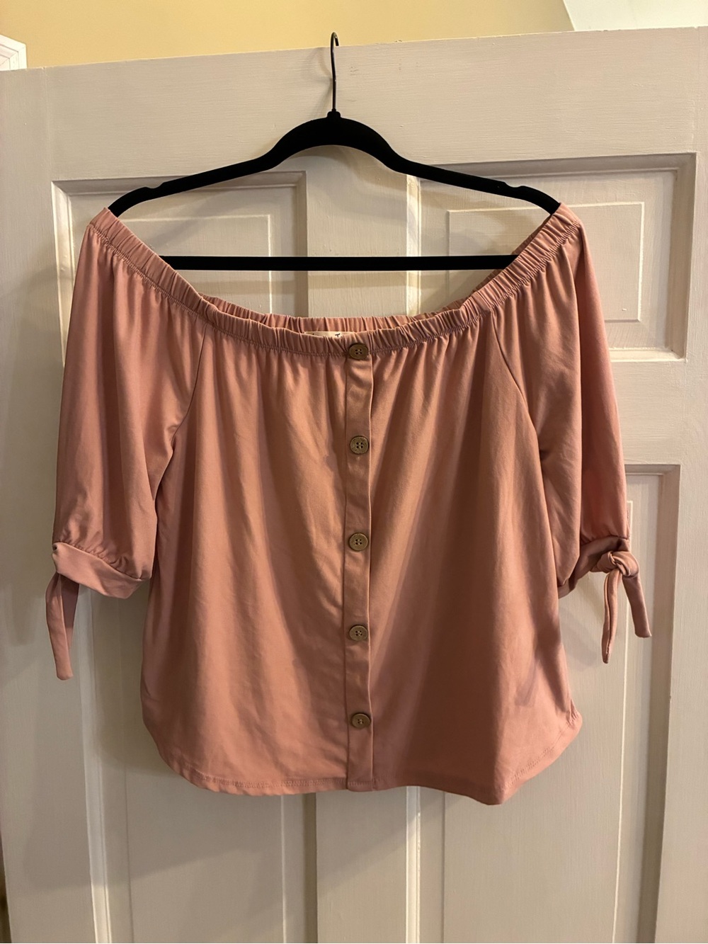 Love & Joy Off-Shoulder Mock Button-Front Women’s Top in Dusty Rose Size Large